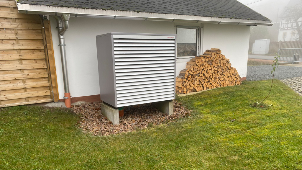 Moderne Sanitärinstallation mit hochwertigen Materialien