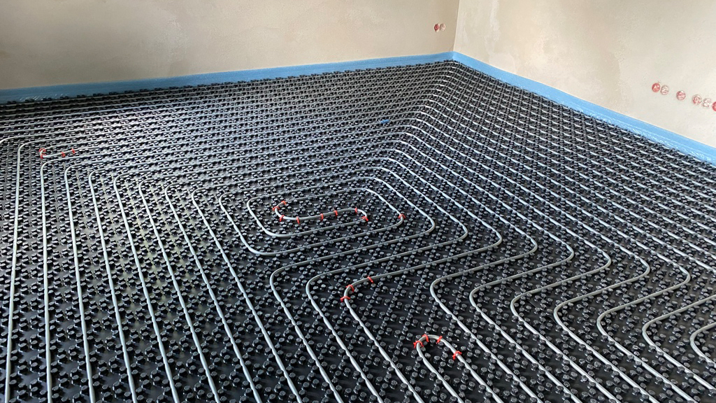 Moderne Badezimmergestaltung mit hochwertigen Armaturen